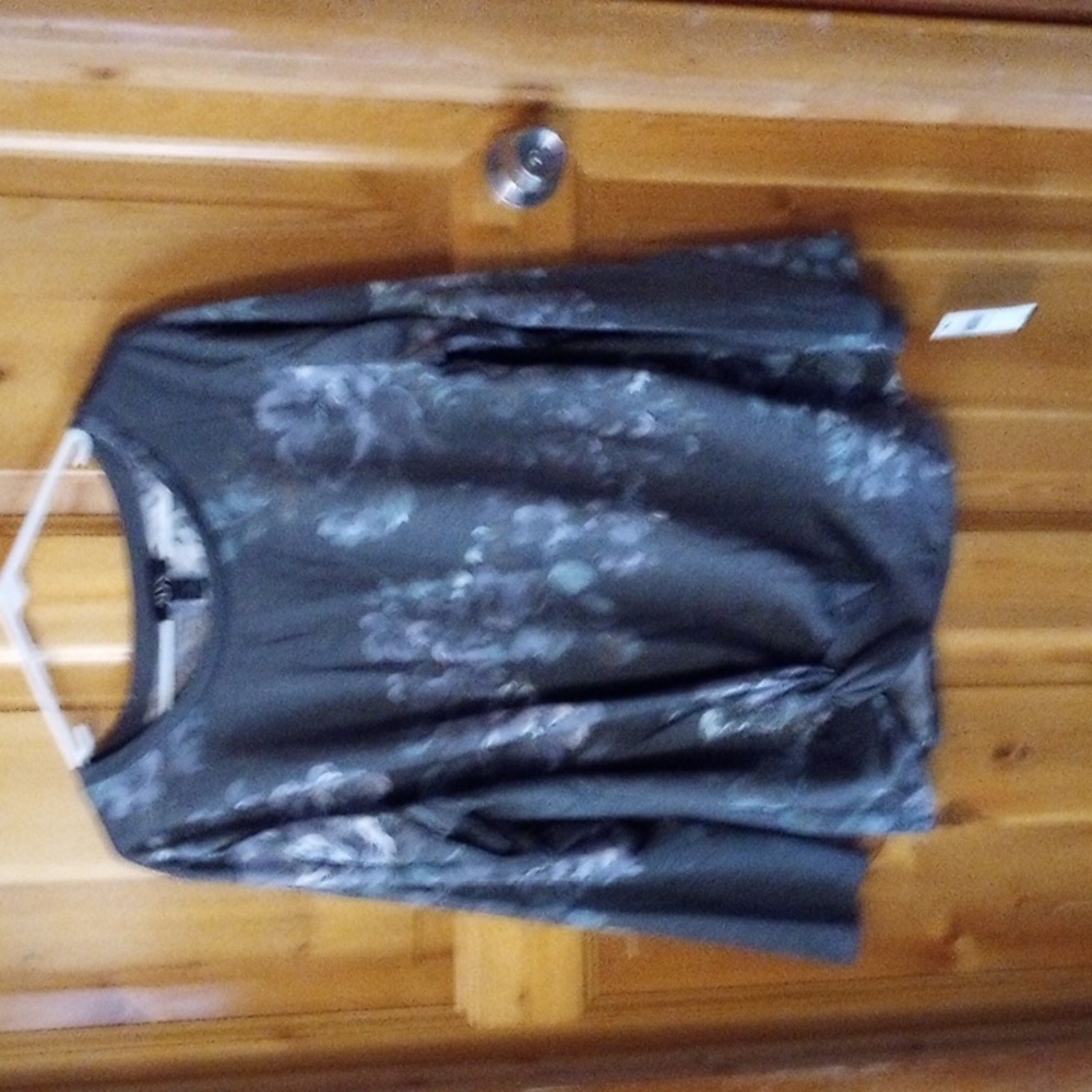 Alyx Woman Nwt gathered long sleeve top sz 1x